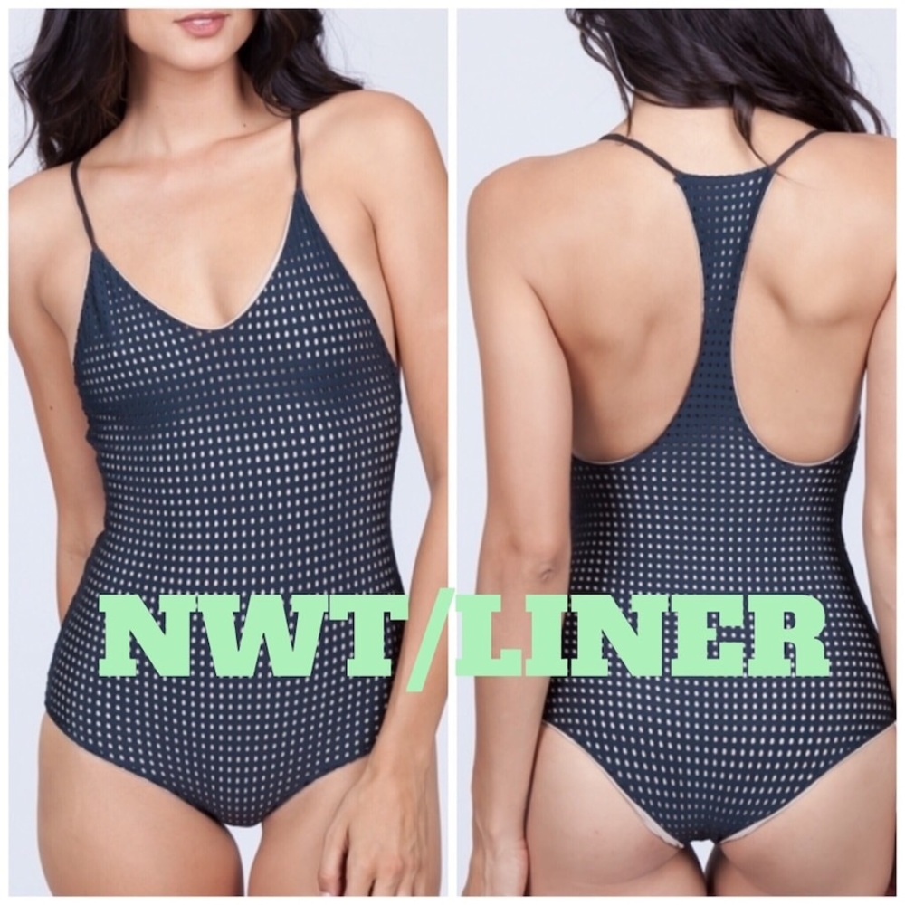 Acacia One Piece XL